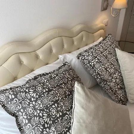 Unique Guest house *