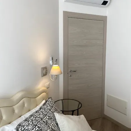 Unique Verona