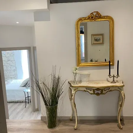 Unique 3*