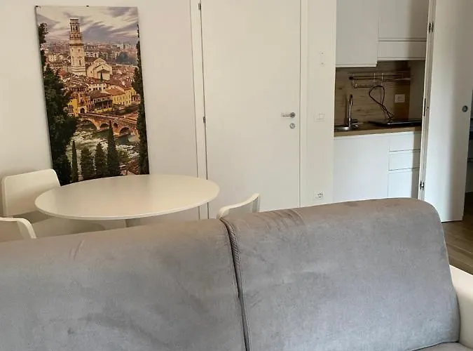 Unique Affittacamere 3*